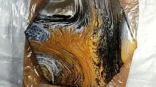 First kiss pour. All metallics