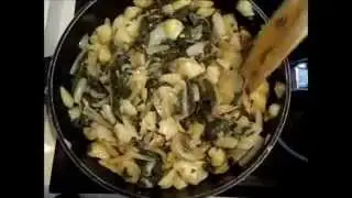 Patatas revueltas en acelgas, receta vegana, vegetariana