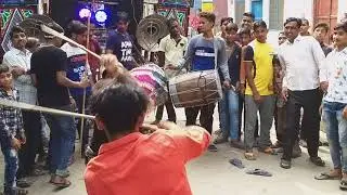साहनपुर मोहर्रम के अखाड़े में तेलीबिरादरी केअखाड़े में छड़ी और ब्रेटी का हाथ दिखता खिलाड़ी तिरंगा लहराया