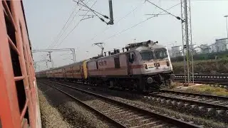 Active RPM WAP7 looped at Pakni, Solapur Division