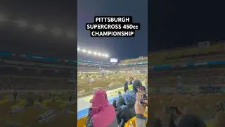 The start of Pittsburgh Supercross 450cc championship