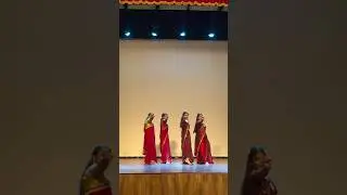Girl group dance on manohari song 🤌😍❤️ #trending #dance #sppu #dancer #collegesong #manju