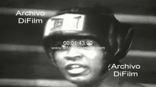 Muhammad Ali Training Camp - Exhibicion de guantes para la prensa 1973