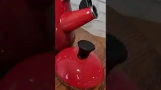 Le Creuset Red Tea Kettle 1 6L  1 7 Qt  Cerise, Whistling, Enamel
