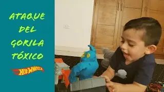 Unboxing de Ataque del Gorila T&oacute;xico de Hot Wheels y se conecta con pista de Track Builder