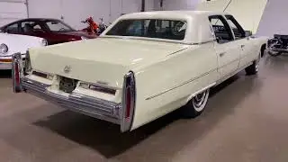 1976 Cadillac Fleetwood in Off White