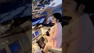 beautiful female pilot ✈....