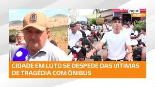 Vítimas do acidente com ônibus são veladas em ginásio poliesportivo de Coité do Nóia