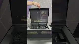 Розпаковка материнської плати MEG X870E GODLIKE | MSI