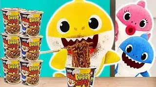 Baby Shark Secretly Eating Pororo Black Noodle cooking toy play  #PinkyPopTOY