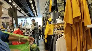 Shopping at Bossini for Christmas