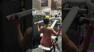 The effort of a 60-year-old #nevergiveup #gymworkout #strengthtraining #strengthexercises