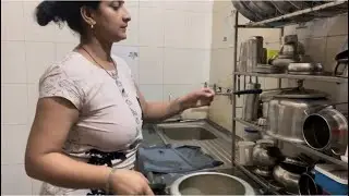 🌺Barish ne kiya bura haal 3 din se lagatar barish kapade ka bhandara lag gaya | momos khane chalo
