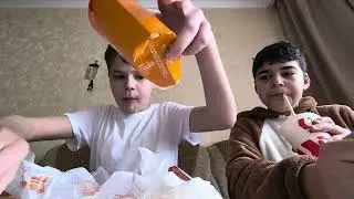 Обжор на Rostic's и Вкусно — и точка 