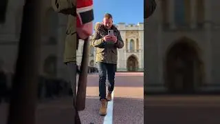 Guard ROARED &lsquo;CLEAR THE LINE!&rsquo; 😳💂&zwj;♂️