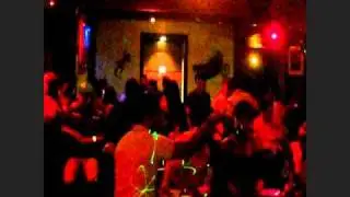 el barril sport bar en san cristobal.wmv