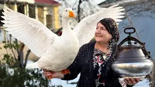 Бабушка Приготовила Сочного Гуся В Афганском Котле! Самое Нежное Мясо На Свете!