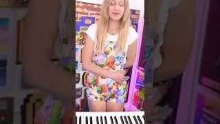 Lara plays G sharp