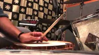 Adriano Trindade playing samba with brushes
