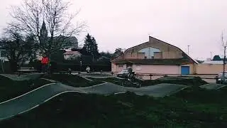 Saut de la pro pumptrack Renaison