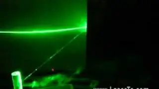125mw green laser pointer makes the most wonderful show