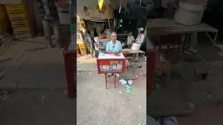 Hardworking uncle selling sandwich 🥪 🙏#shorts #trending #hardworkinguncle