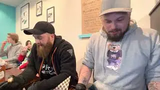 Eating the Death nuggets on Hot Temper inn Oslo Norway. They ar beond hot. You want pain. Trye it.