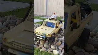 MN82 Toyota Land Cruiser 1/12 RC Truck transporting 1/18 Diecast Motorcycles #rccrawler #diecast #rc