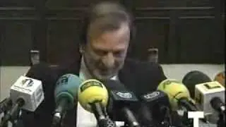 Un ataque de Risa en una rueda de prensa
