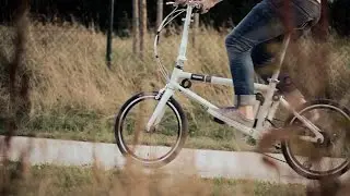 Ahooga (e)Bike - Electrique, Hyperl&eacute;ger, 215 Couleurs, Intermodal