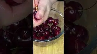 The easiest way to pit cherries | cooking hacks