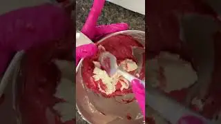 White chocolate raspberry mousse recipe for cake filling. Recipe for raspberry jam on my page! #cake