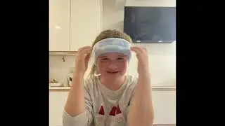 Trying different foods blindfolded! Spicy!!
