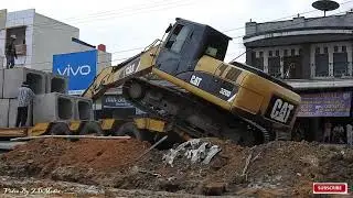 Amazing Video !  Excavator CAT 320D Loading in Truck Hino By Experience Driver - Excavator Video