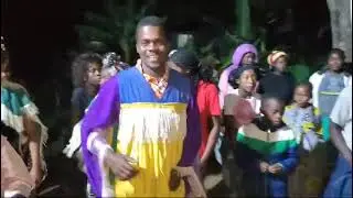nigeriano na bateria. zione.