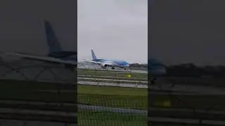 TUI CWL-MAN 787-9 Dreamliner arriving