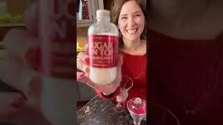 Santa cocktail!  A fun Holiday drink #cbm #crazybusymama