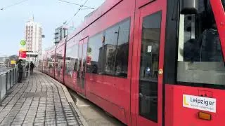 Der NGT12 Wagen 1202 f&auml;hrt am Augustusplatz ab. In Leipzig 