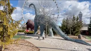 DINOSAUR ADVENTURE GOLF- CLIFTON HILL NIAGARA FALLS