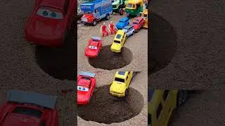 autorickshaw pushing kapo jc trck and tracter r to pit #jcbbaba #jcbjcb #jcb #tractorjcb #jcp #viral