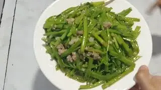 ឆាត្រកួនសាច់ជ្រូកជញ្ចាំ# morning glory fry with pork# delicious #seymacooking