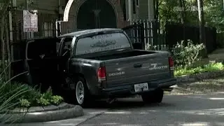 Armed robbers crash getaway car during police chase in Spring