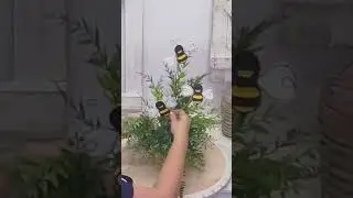 DIY Honey Comb Bee Centerpiece Kit | Easy Summer Floral Project