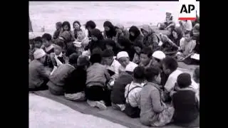 TIBETAN REFUGEES - NO SOUND