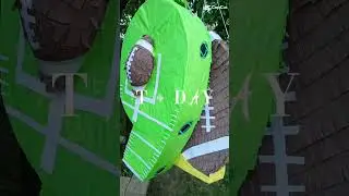 Huddle up&hellip; it&rsquo;s pi&ntilde;ata time !🏈💥#FootballPi&ntilde;ata#gamedayfun #candysmash#Touchdowntreats#partygoals