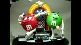 Highly Collectible  M & M's Rockin Roll Cafe M&M Jukebox Scene Candy Dispenser