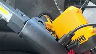  Sạc điện thoại DeWalt 