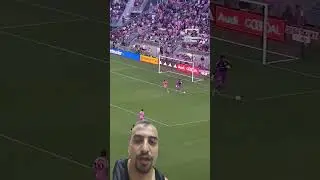 Lionel Messi embarrassed goalkeeper with a chip🍟#football #soccer #edit #short
