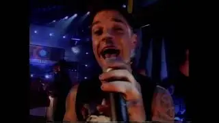 Robbie Williams - Rock DJ - Top of The Pops - Friday 18 August 2000