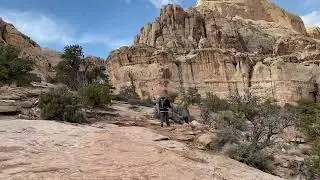 Hickman bridge trail